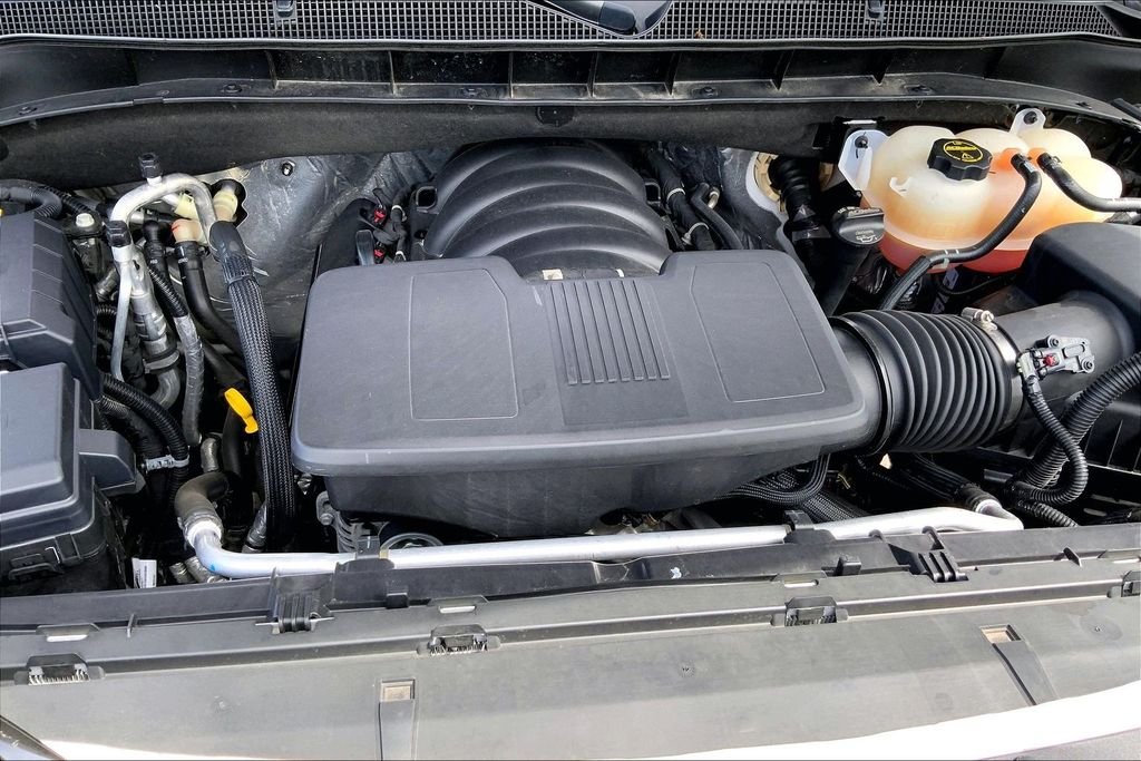 Used 2025 Beige Chevrolet Z71 image 31