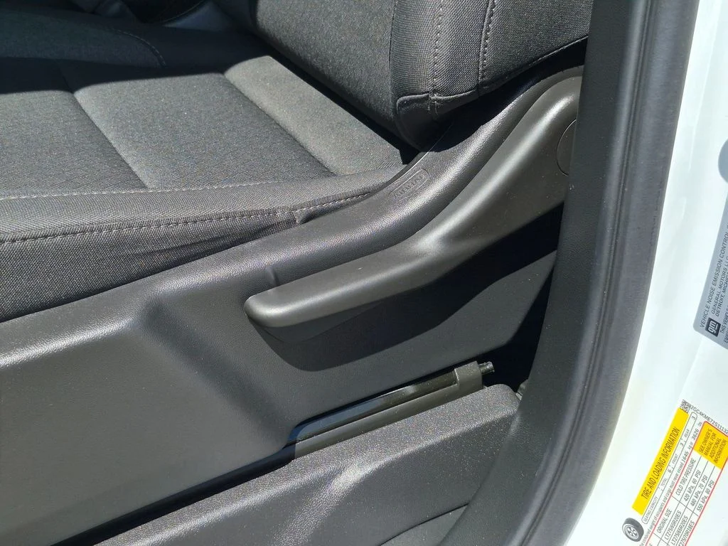 Used 2025 White Chevrolet Custom image 16