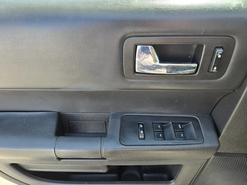 Used 2014 WHITE SUEDE Ford SE image 15