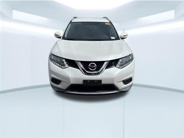 Used 2016 White Nissan SV image 2