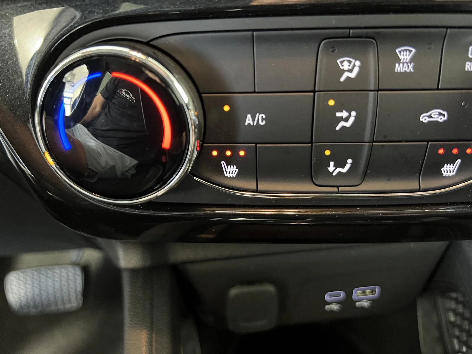 Used 2024 Fountain Blue Chevrolet LT image 15