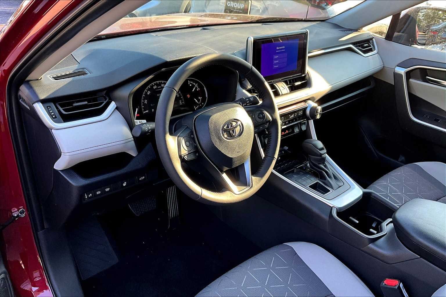 Used 2025 Ruby Flare Pearl Toyota XLE image 8