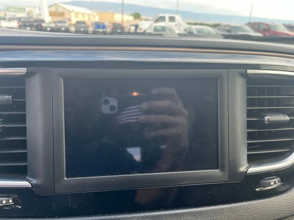 Used 2019 Billet Silver Metallic Chrysler L image 11