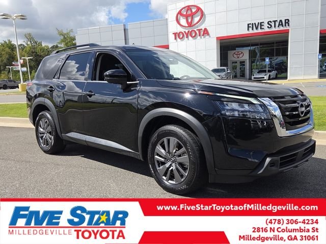 2025 Nissan Pathfinder SV