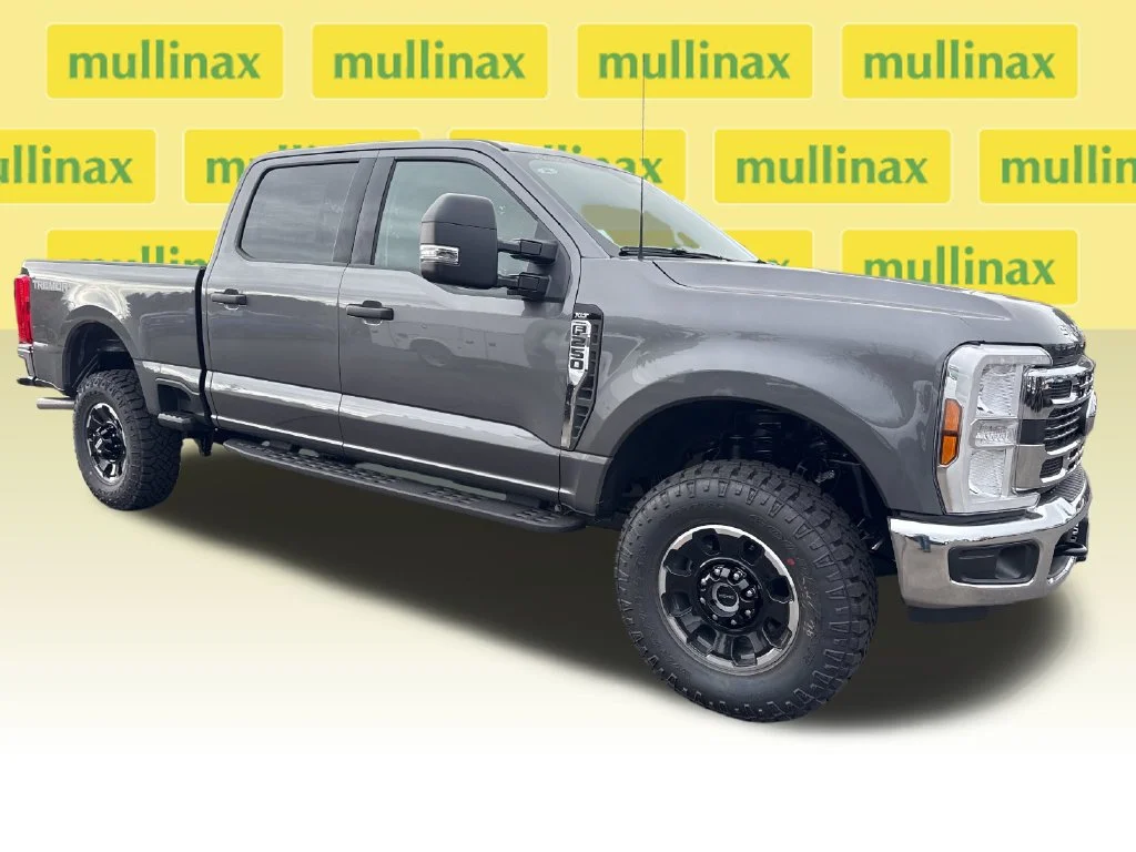 New 2027 Gray Ford XLT image 1