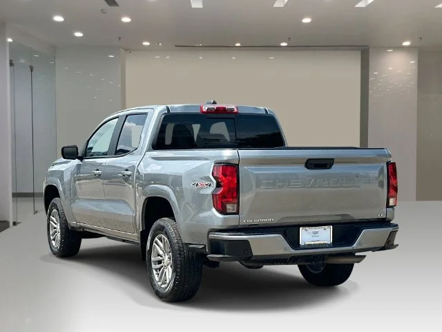 Used 2024 Gray Chevrolet LT image 4