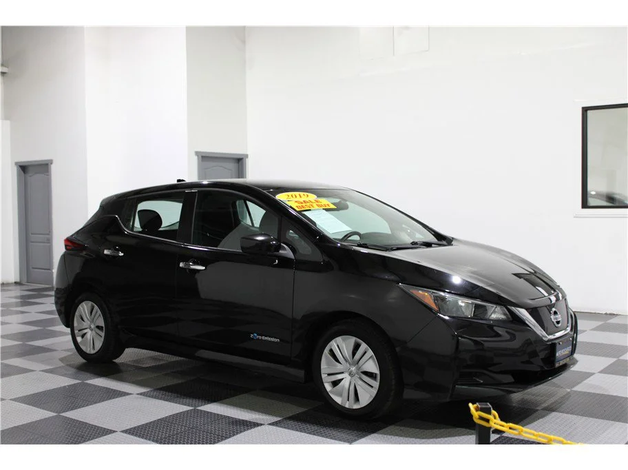 2019 Nissan Leaf S's photo