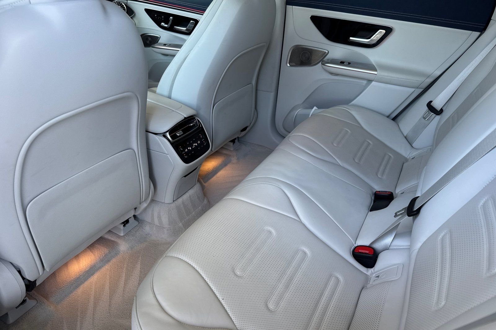 Certified Used 2024  Mercedes-Benz Base image 4