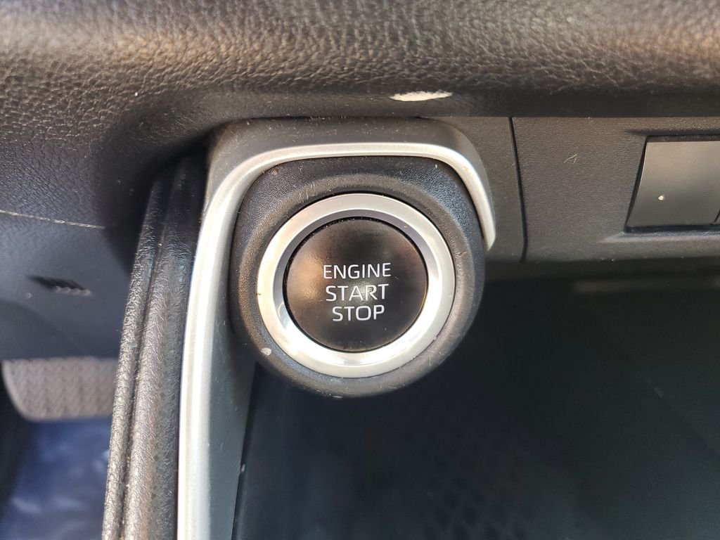 Used 2024 Cream Toyota XLE image 27