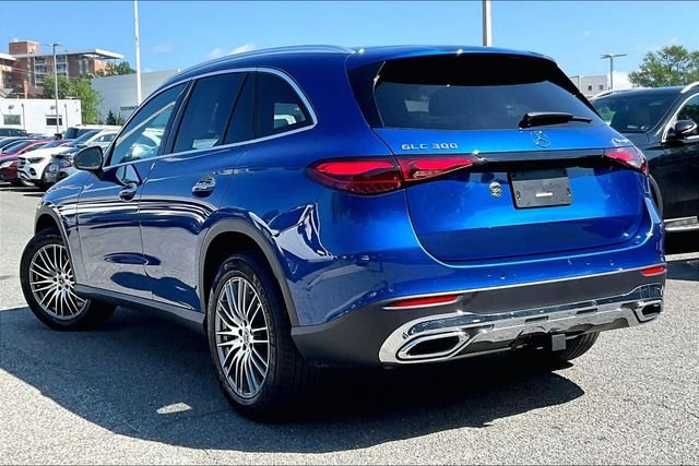 Used 2026 Blue Mercedes-Benz GLC 300 image 10