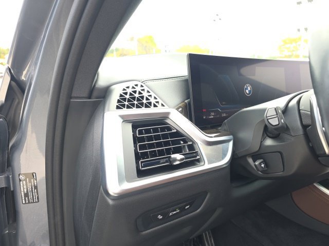 Used 2025 Gray BMW xDrive40i image 20