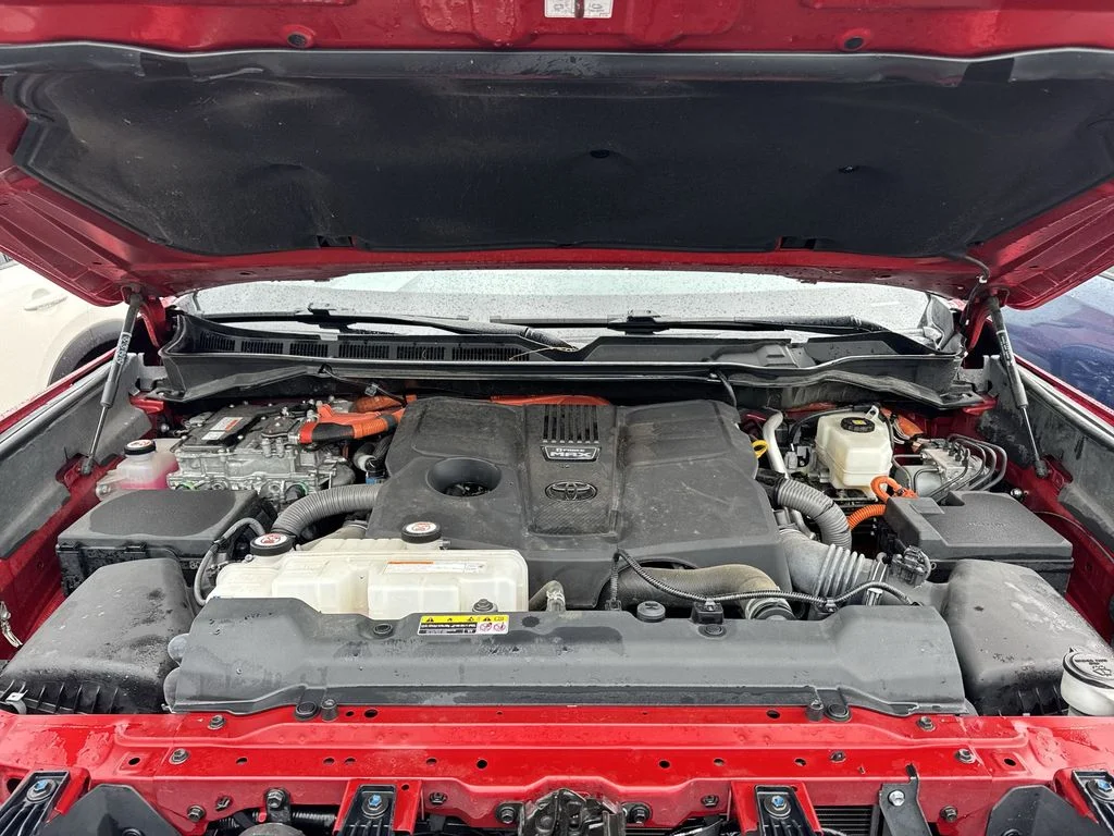 Used 2023 Red Toyota Platinum image 27