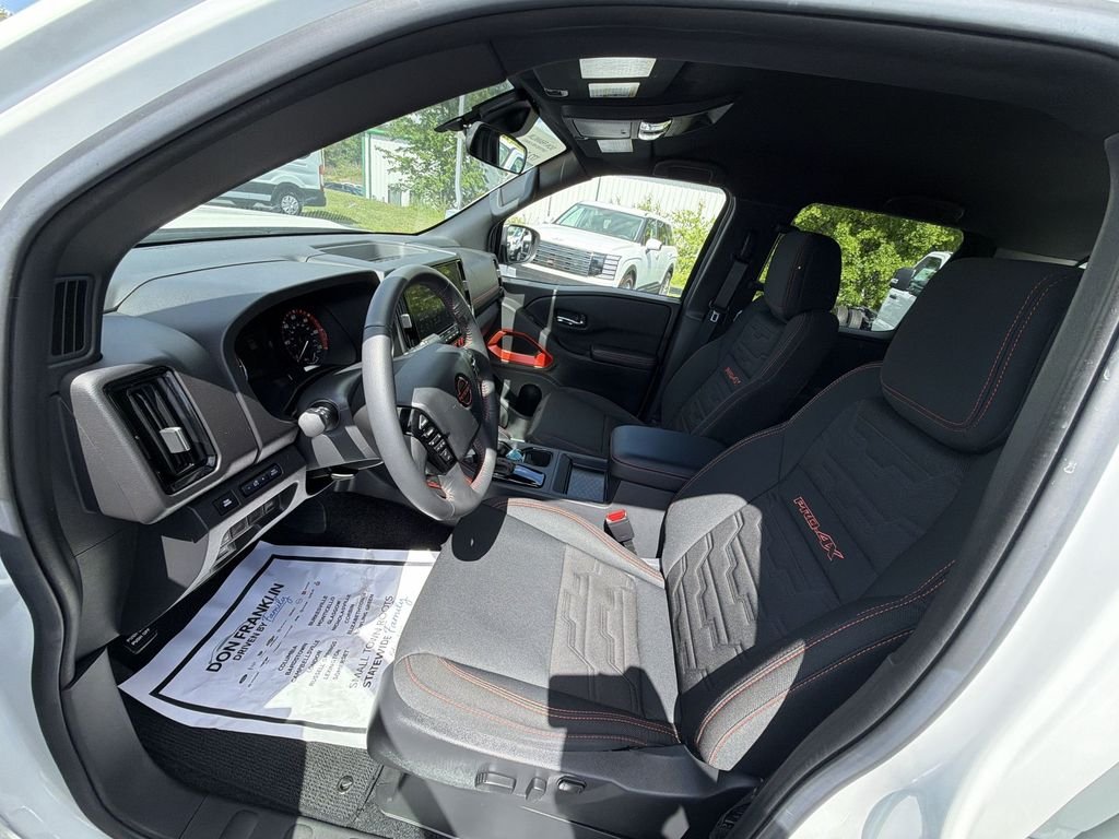 Used 2025 White Nissan PRO-4X image 11