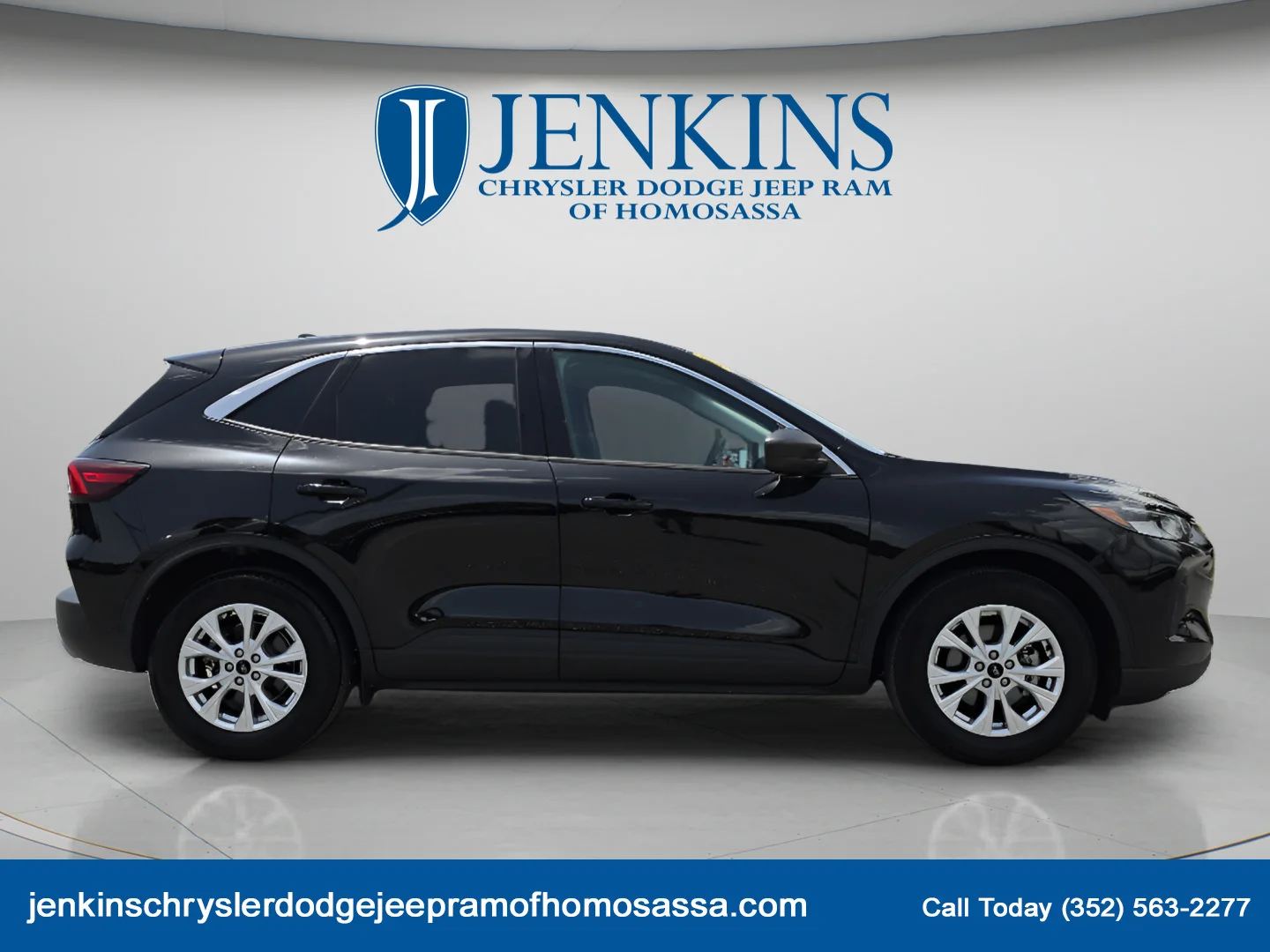 Used 2024 Agate Black Metallic Ford Active image 3