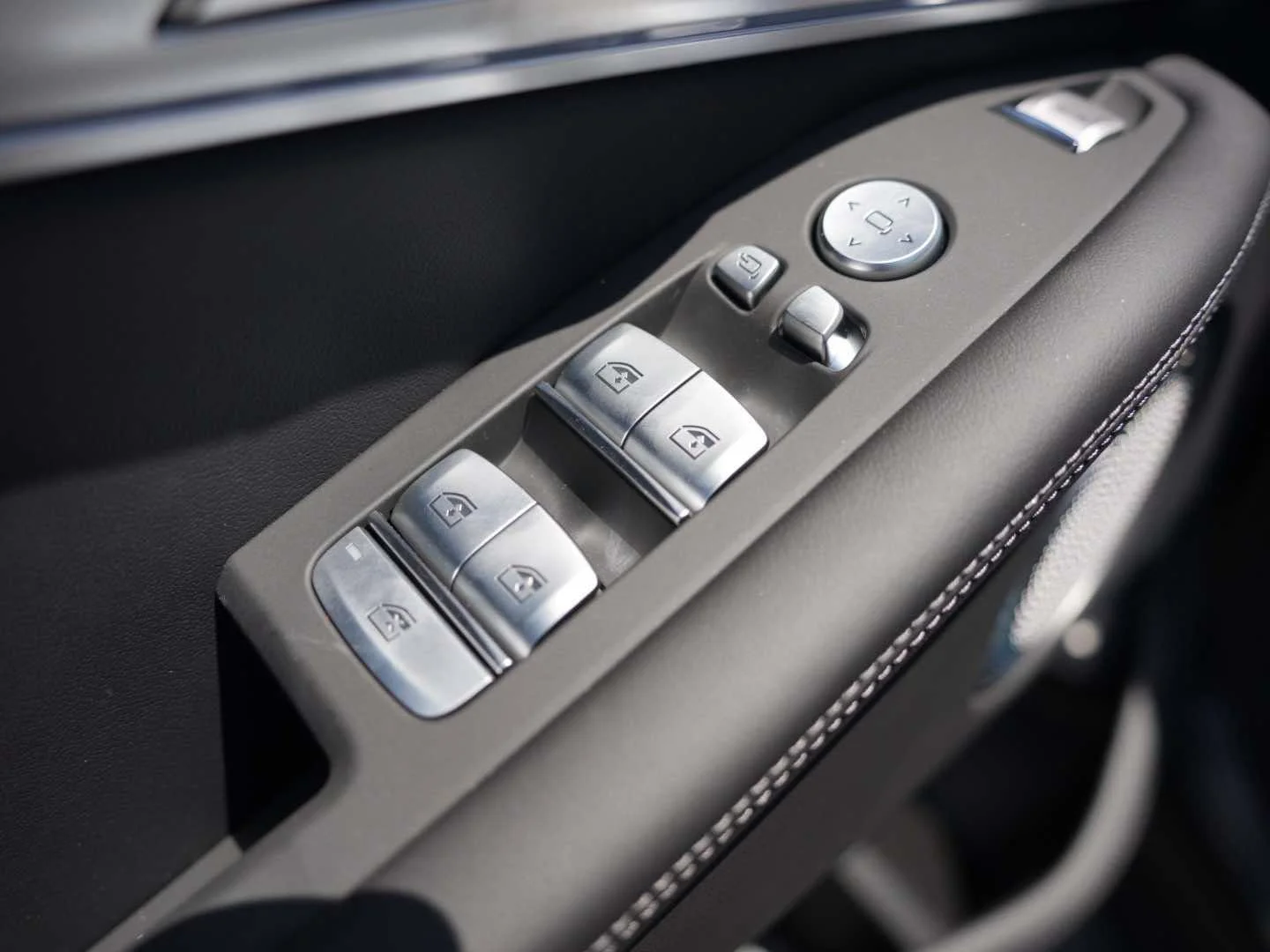 New 2026 Frozen Black Metallic BMW Label image 14