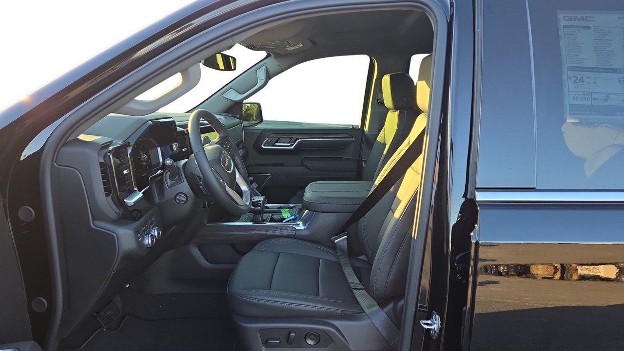 2026 GMC Sierra 1500 SLT - Photo 12