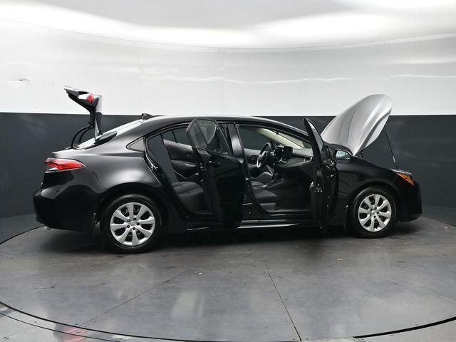 Used 2025 Midnight Black Metallic Toyota LE image 33