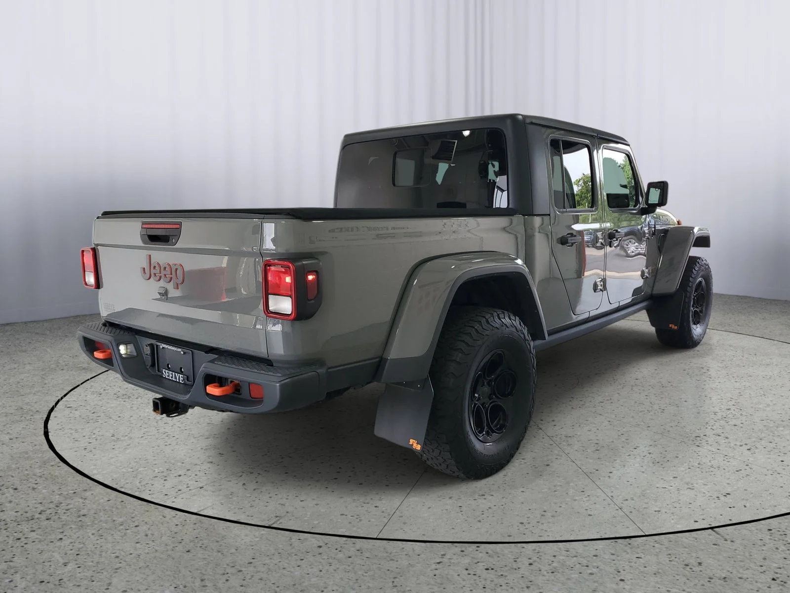 Used 2021 Gray Jeep Mojave image 4