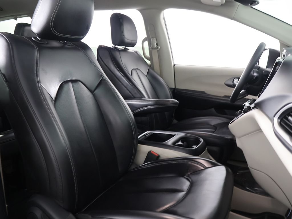 Used 2023 Gray Chrysler Touring L image 29