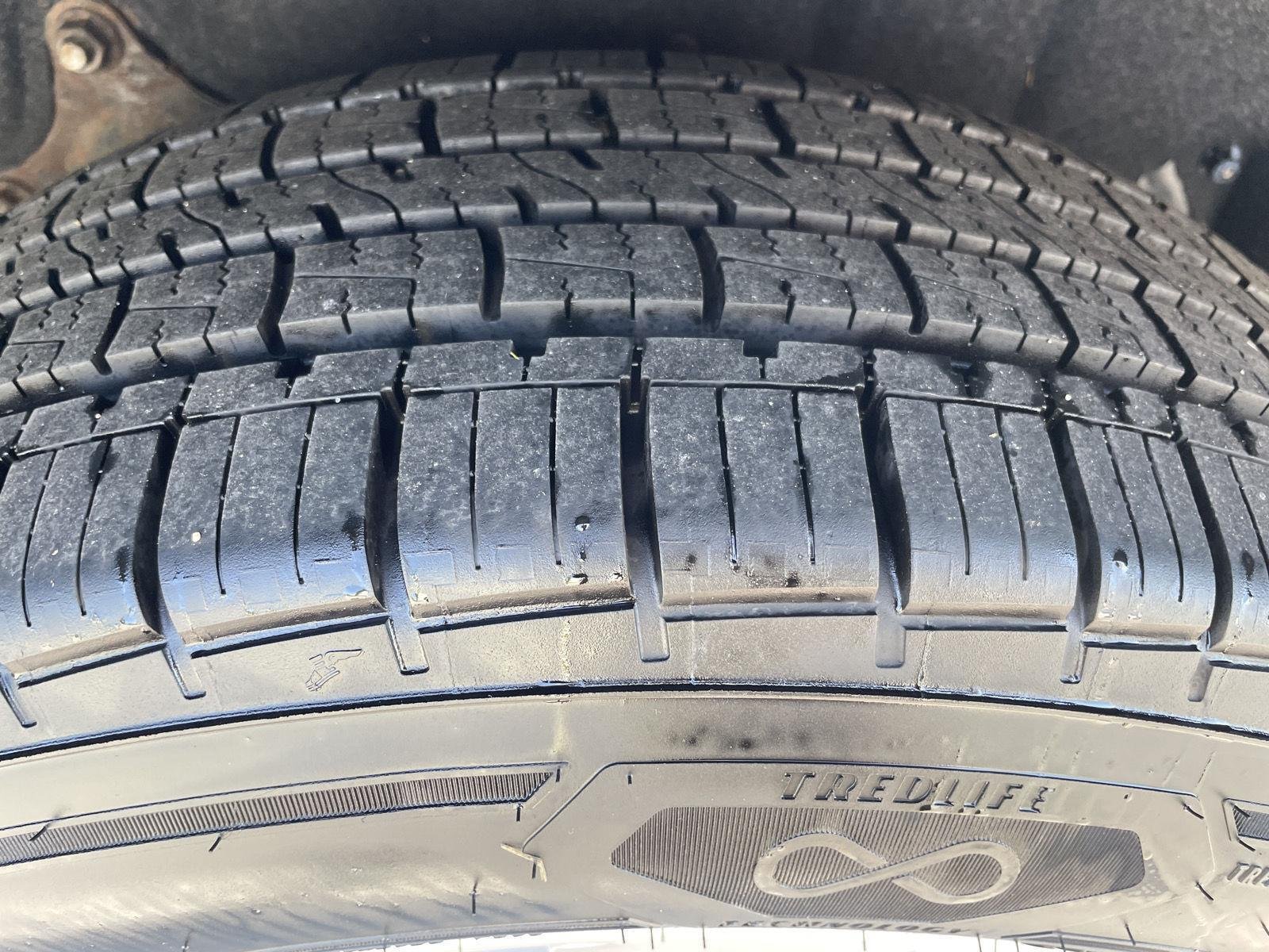 Used 2014 Nebula Gray Pearl Lexus Base image 19