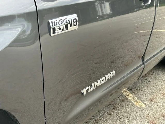 Used 2017 Gray Toyota SR5 image 16