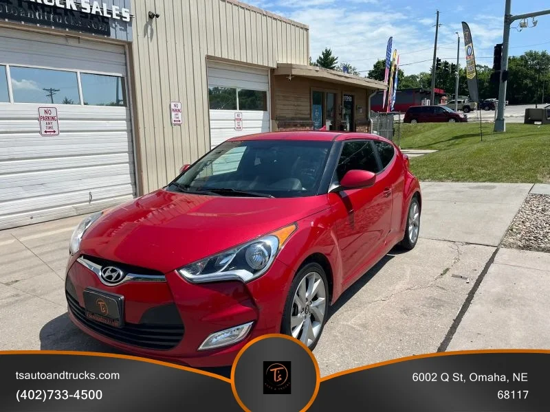 Used 2017 Red Hyundai Coupe 3D image 2