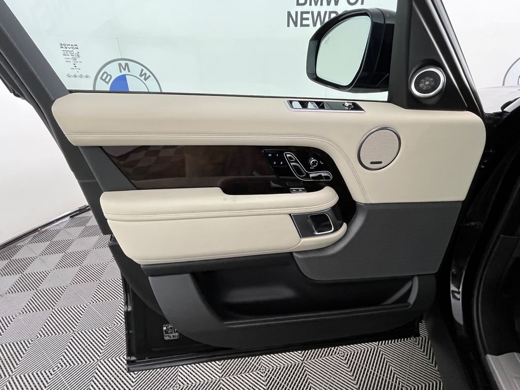 Used 2021 Black Land Rover Westminster image 28