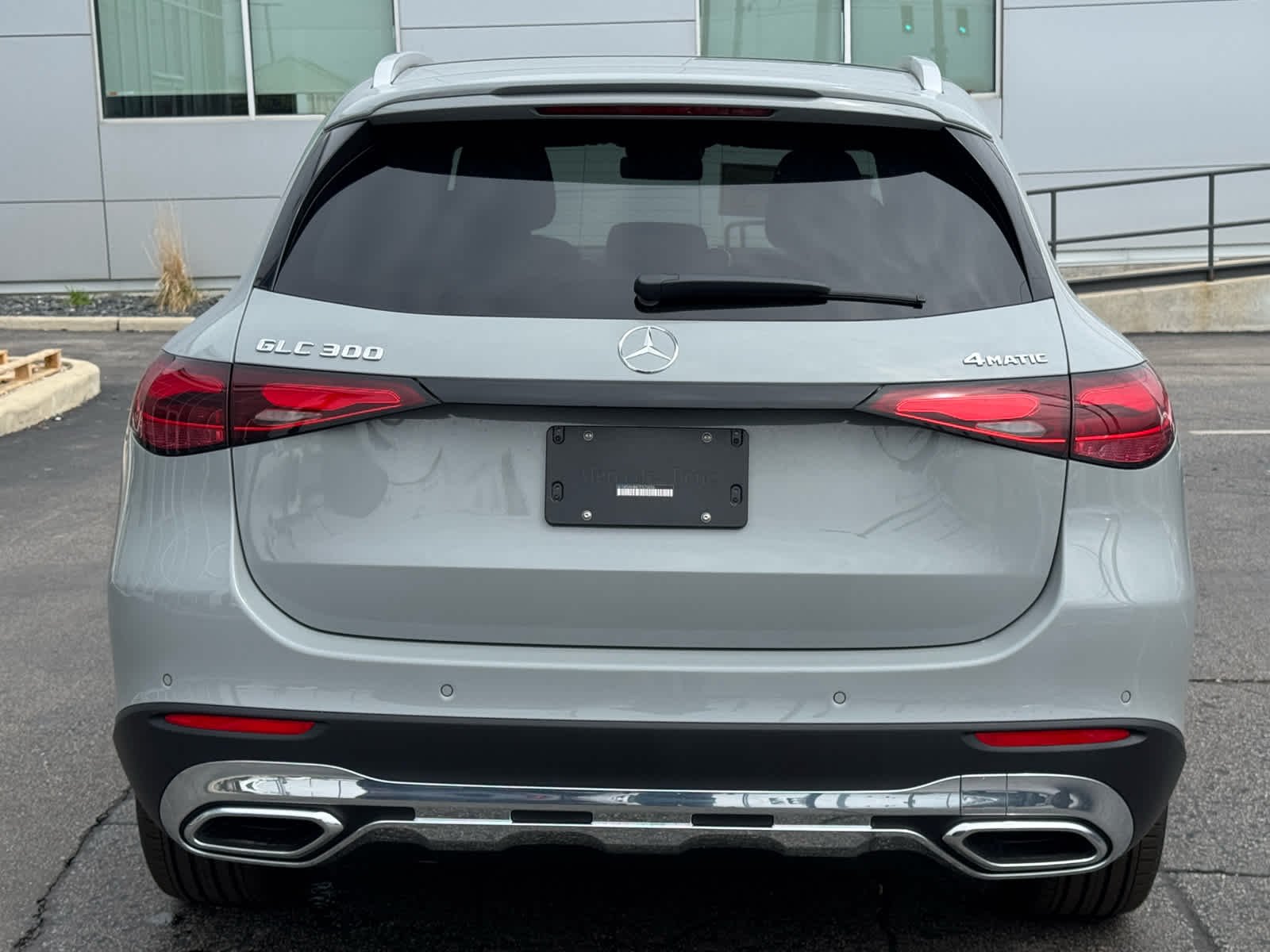 New 2026 MANUFAKTUR Alpine Grey Mercedes-Benz GLC 300 image 8