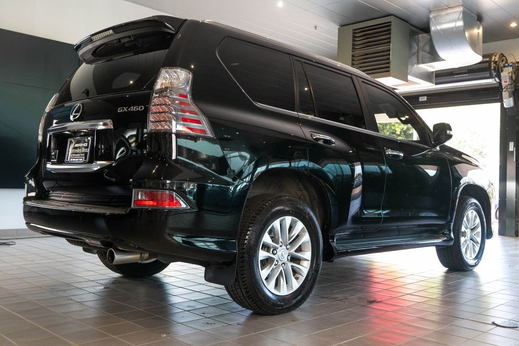 Used 2022 Black Lexus 460 image 8