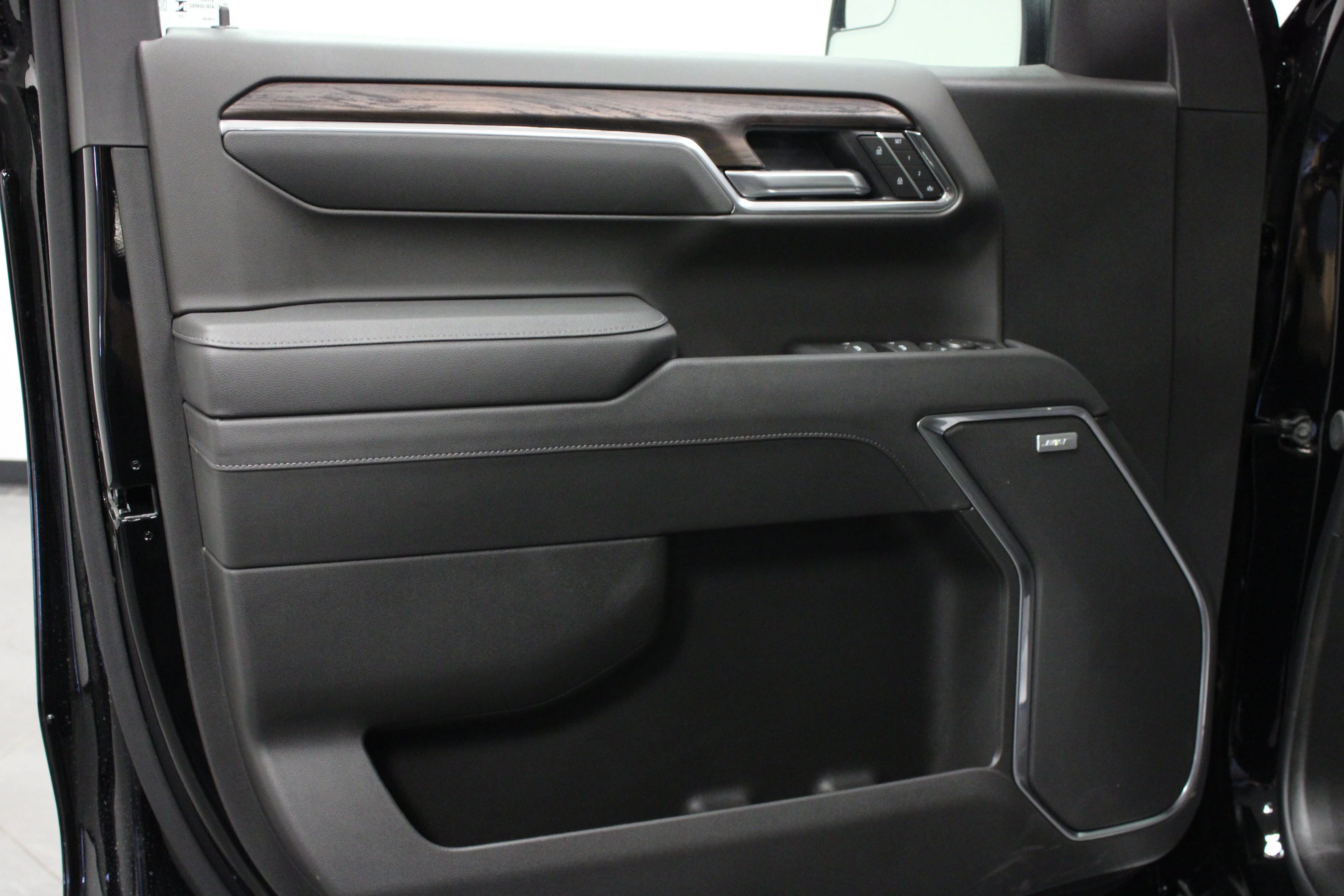 New 2026 Onyx Black GMC SLT image 12