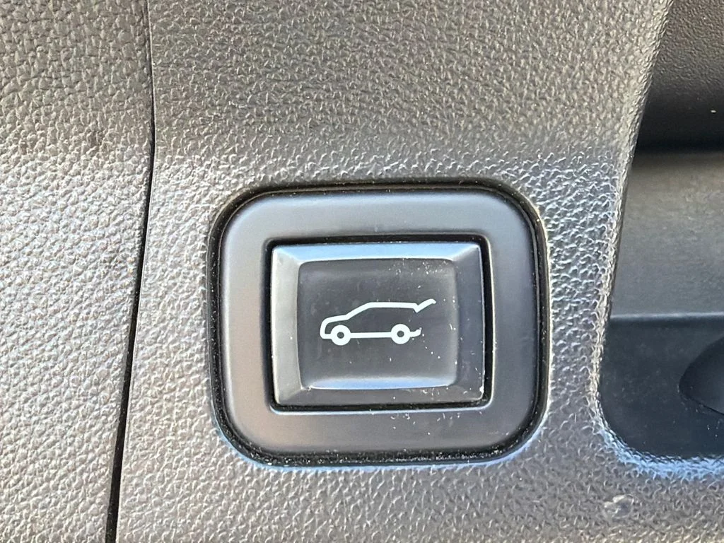 Used 2021 Blue GMC AT4 image 19