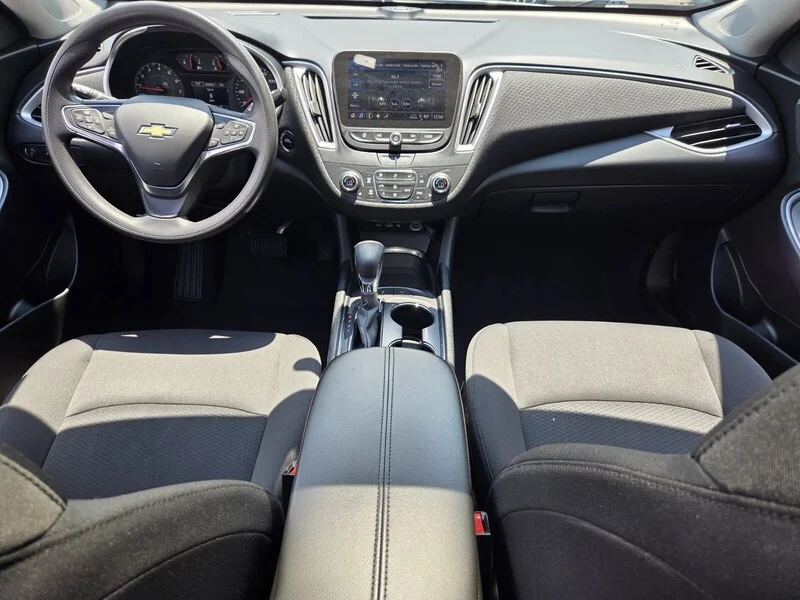 Used 2024 Summit White CHEVROLET LT image 13