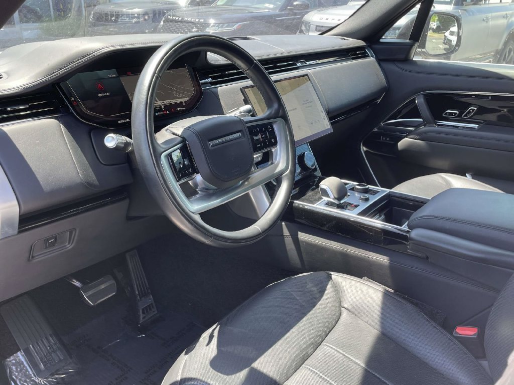 Used 2022 Fuji White Land Rover SE image 13