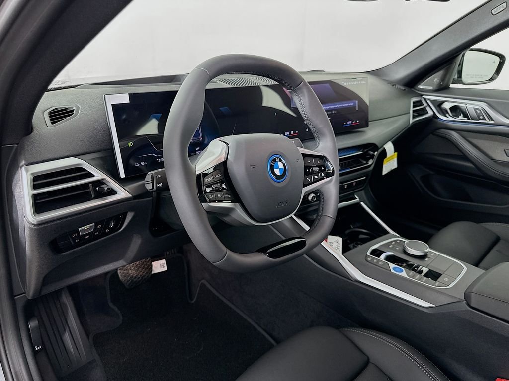 New 2026 Skyscraper Grey Metallic BMW xDrive40 image 9