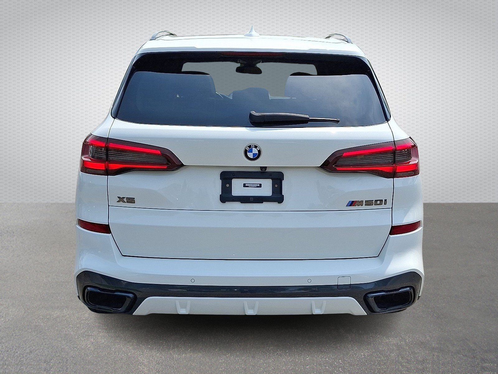 Certified Used 2023 Alpine White - 300 BMW M50i image 5