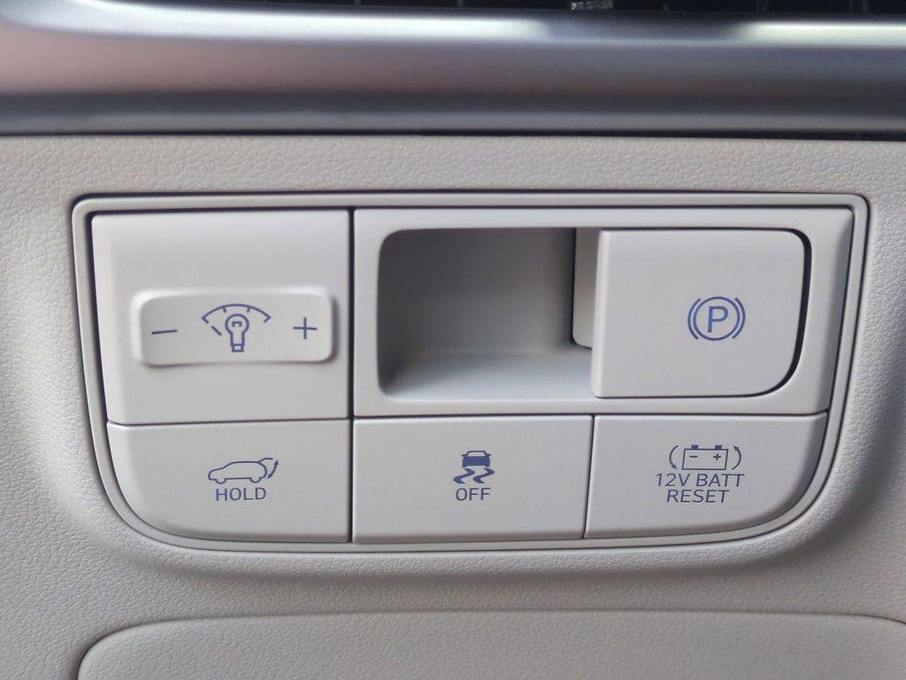 New 2026 White Hyundai SEL AWD image 28
