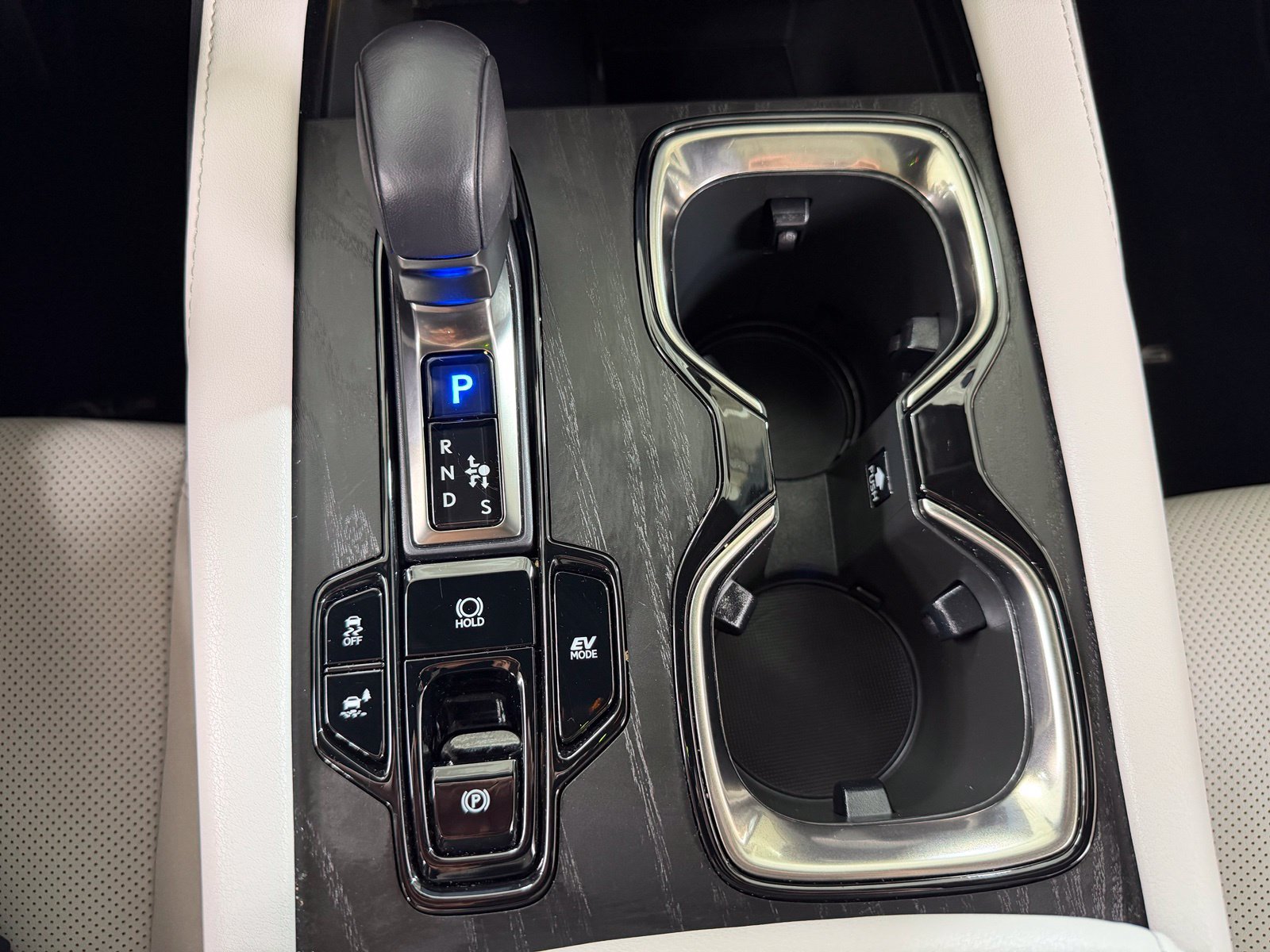Used 2025 Silver Lexus 350h Premium image 23