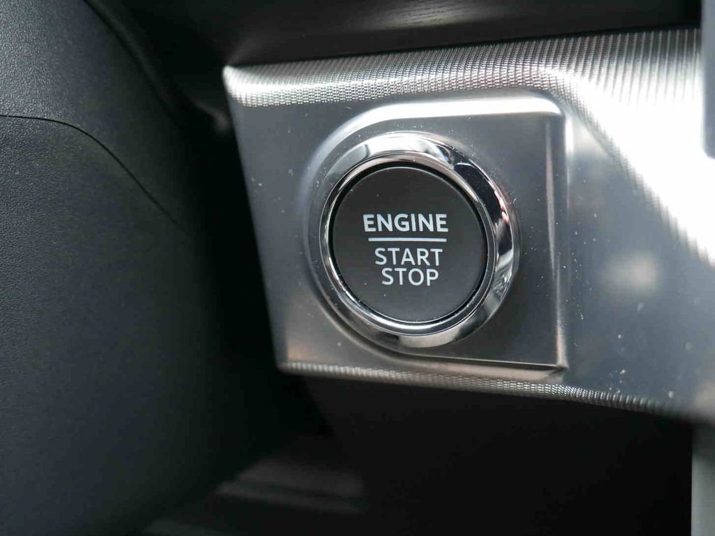 Used 2024 Black Ford Lariat image 40
