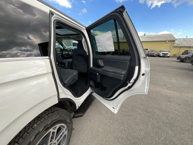 New 2026 Star White Metallic Tri-Coat Ford Active image 58