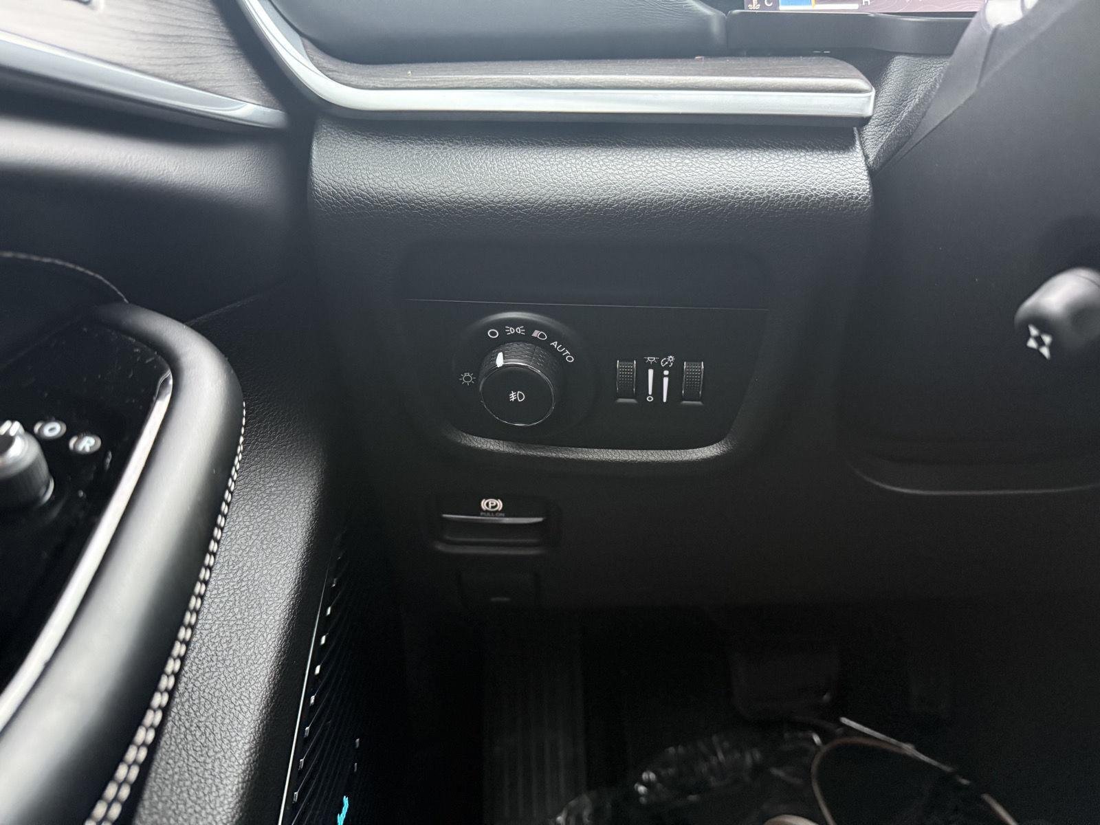 Used 2021 Baltic Gray Metallic Clearcoat Jeep Overland image 14