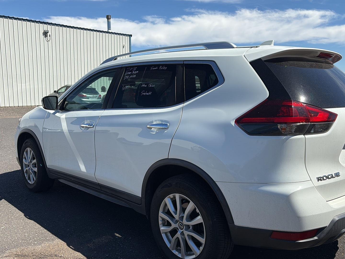 Used 2018 Glacier White Nissan SV image 4