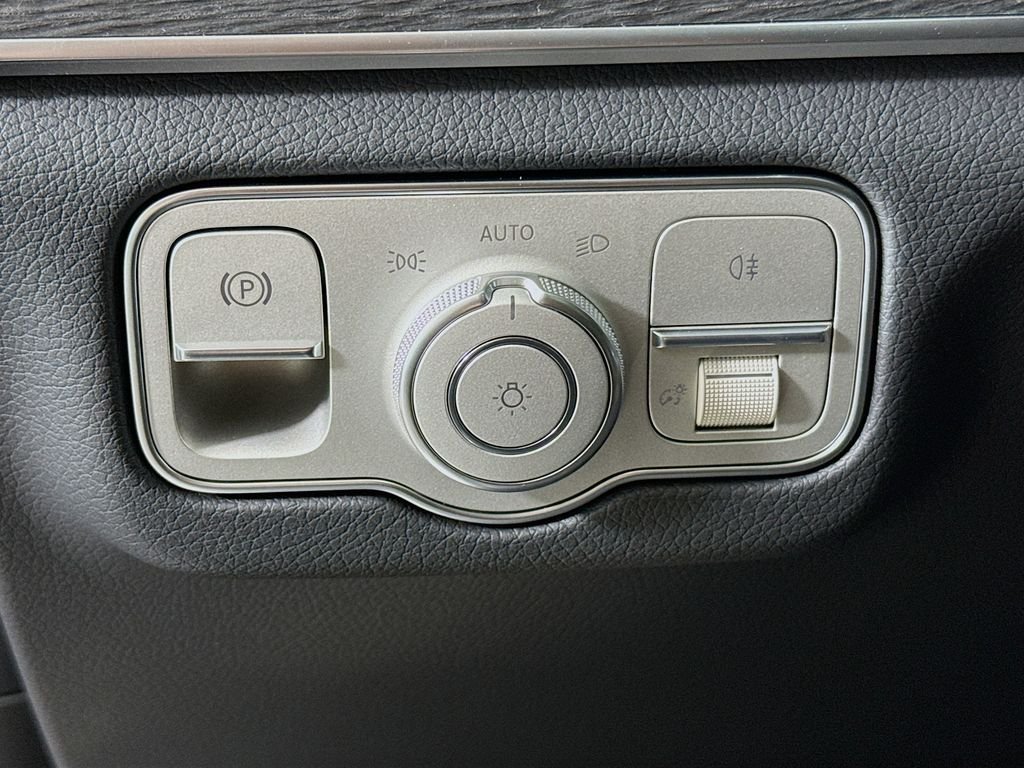 Used 2026 Black Mercedes-Benz GLS 450 image 10