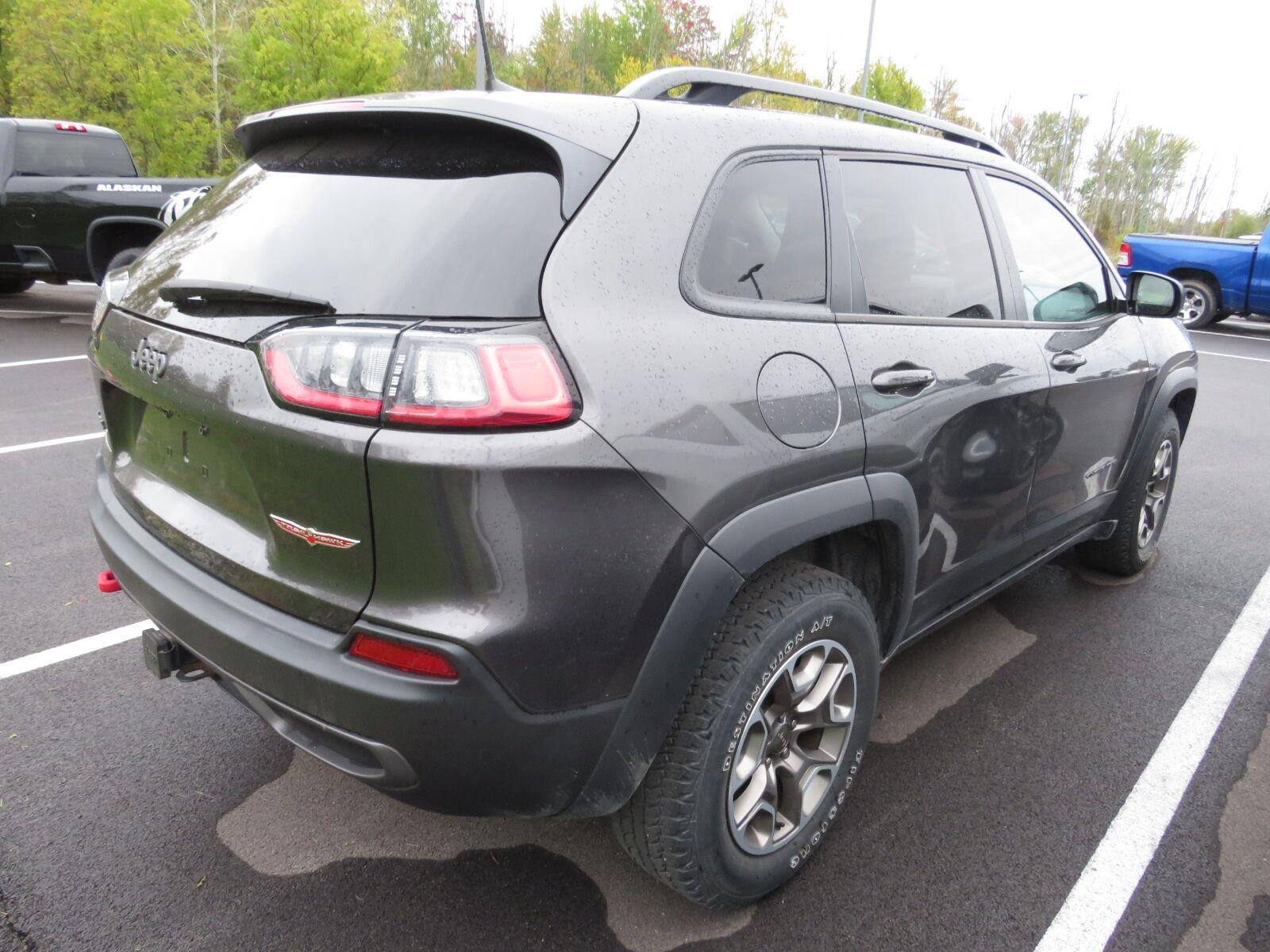 Used 2022 Granite Crystal Metallic Clearcoat Jeep Trailhawk image 13