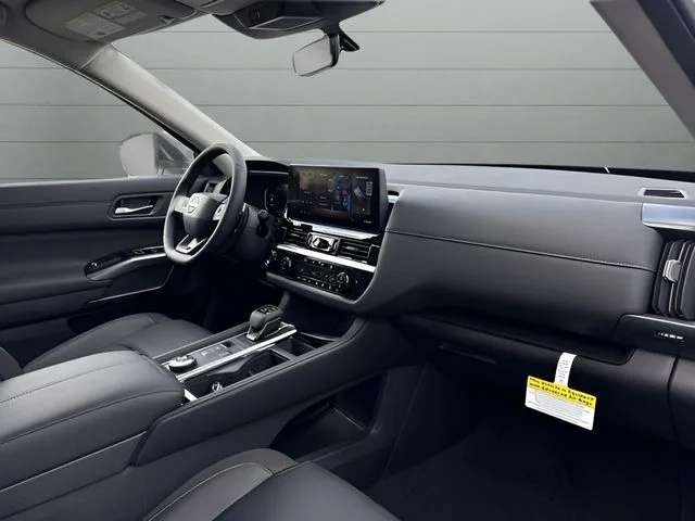New 2026 White Nissan SL image 17
