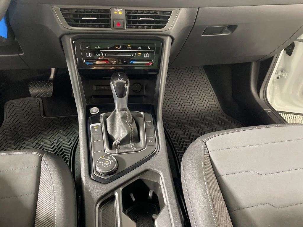 New 2026 White Volkswagen 1.5T SE Black image 17