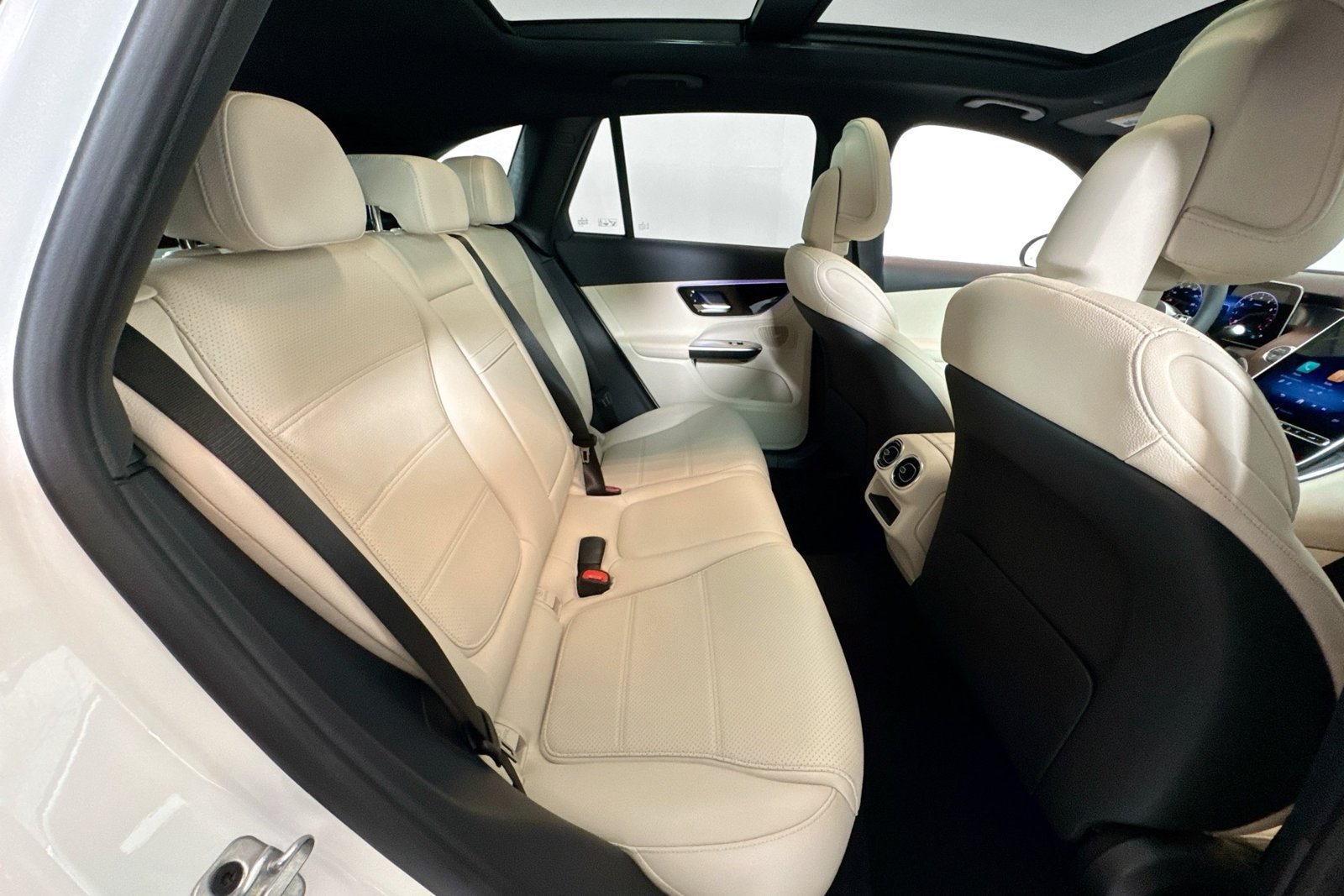 New 2026 Black Mercedes-Benz GLC 300 image 25