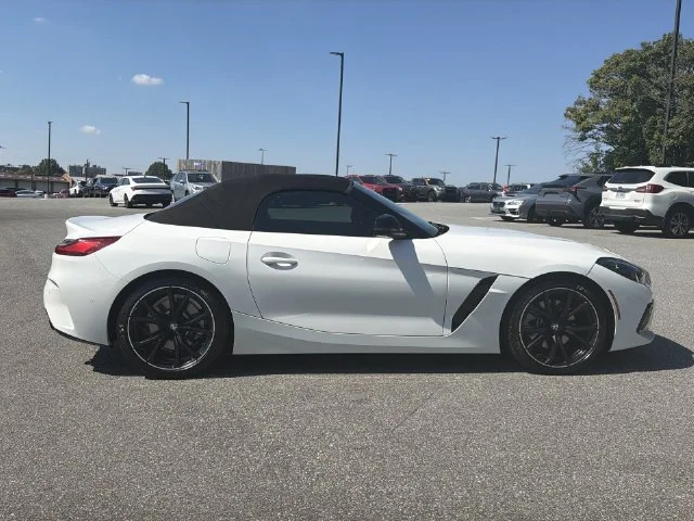 Used 2023 White BMW sDrive30i image 14