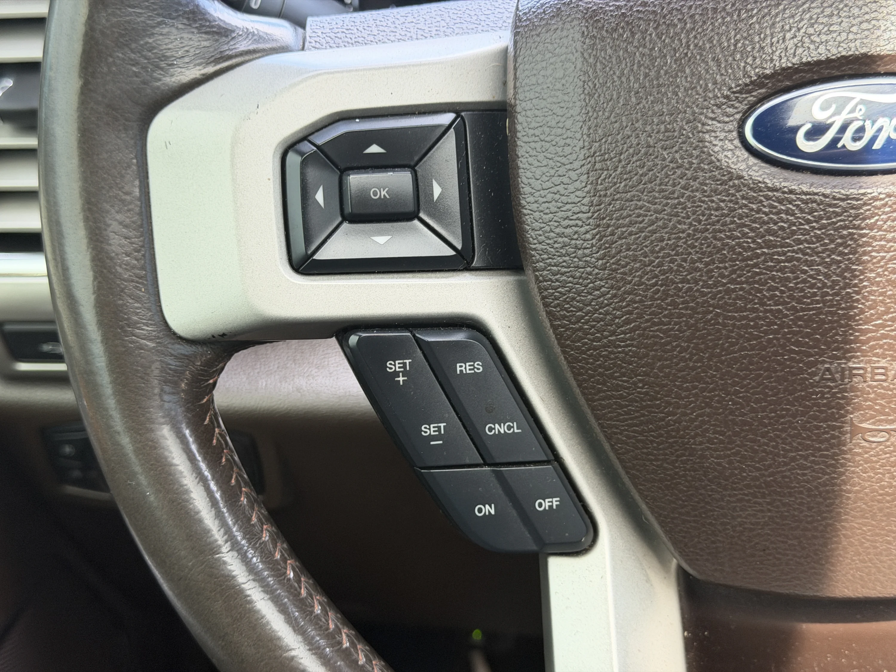 Used 2017 White Platinum Metallic Tri-Coat Ford King Ranch image 39