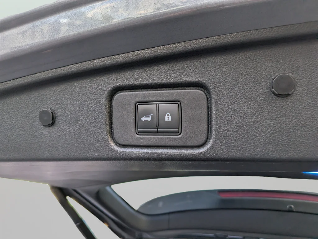 Used 2022 Gray Nissan SV image 11