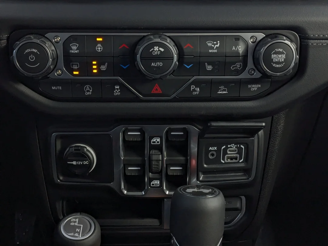 New 2026 Dark blue Jeep Sahara - - 4x4 - McKinley Leather - Body-Color Top - Alpine Audio - Technology Group & More! image 22